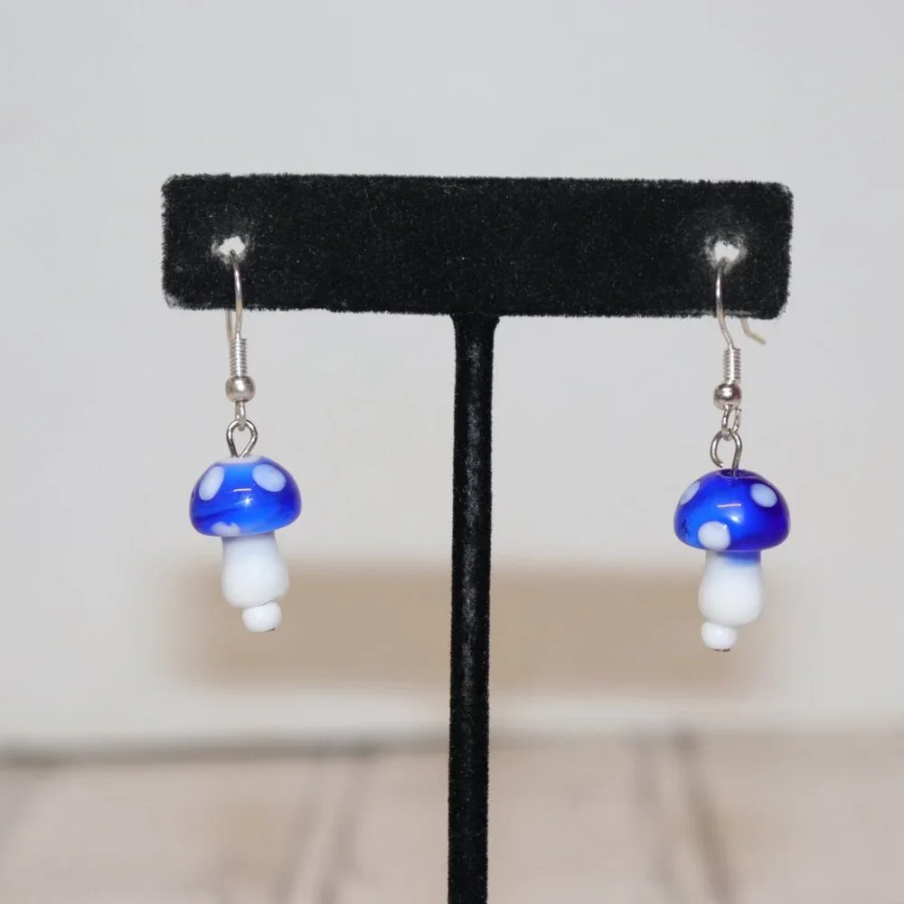 🍄 NWOT White & Blue Mushroom Dangling Earrings – 1.5